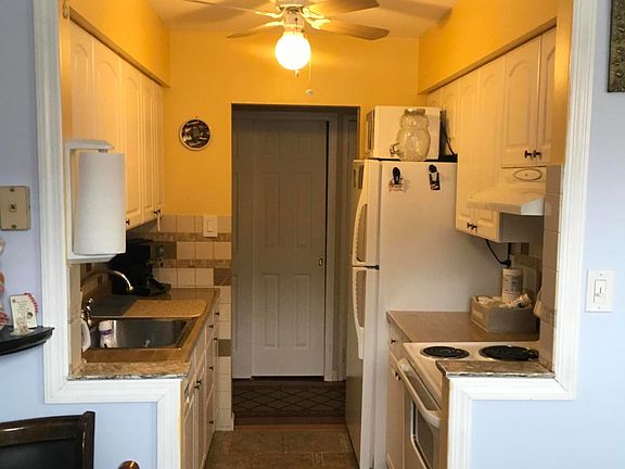 5th image of 920 Armstrong Ave APT 1-2
