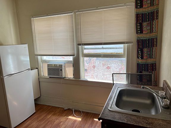 3rd image of 238 S Kenmore Ave #300