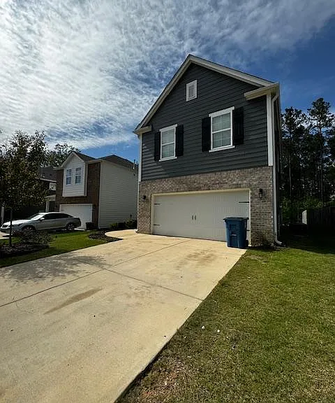 240 Chelsea Park Dr — Photo 2