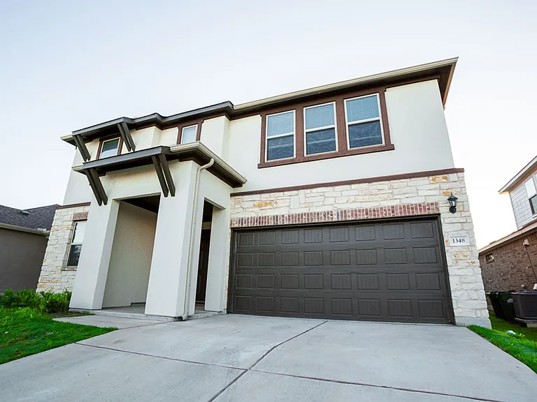1348 Eagle Ray St — Photo 2