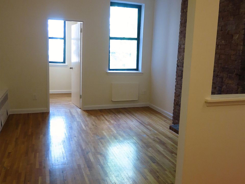 2nd image of 407 E 78th St Ofc 1