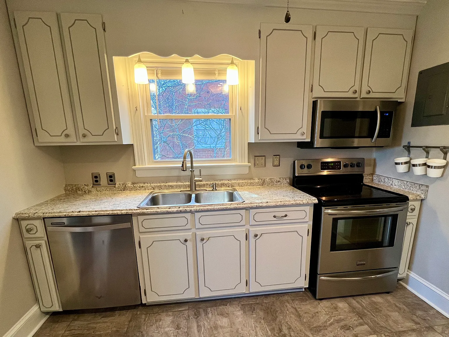 3 bed, 1157 sqft, $1,500 — Photo 3