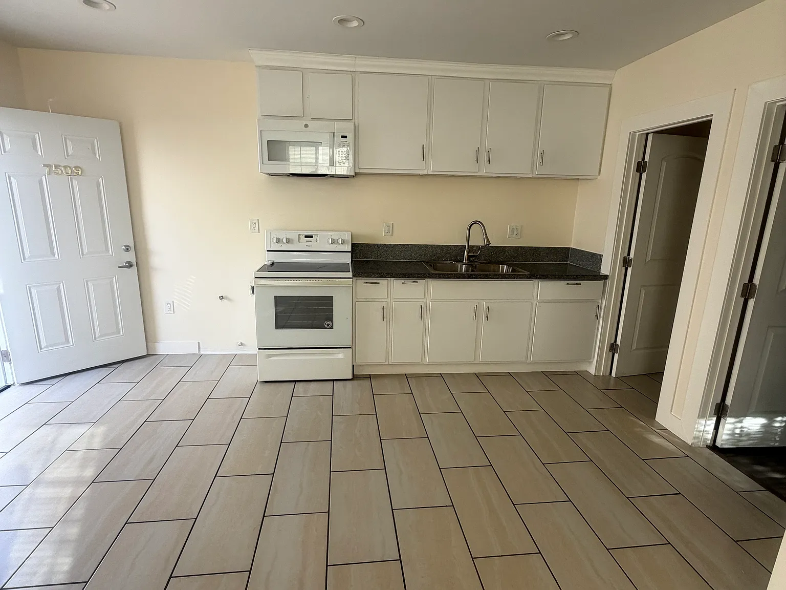 1 bed, $1,600 — Photo 3