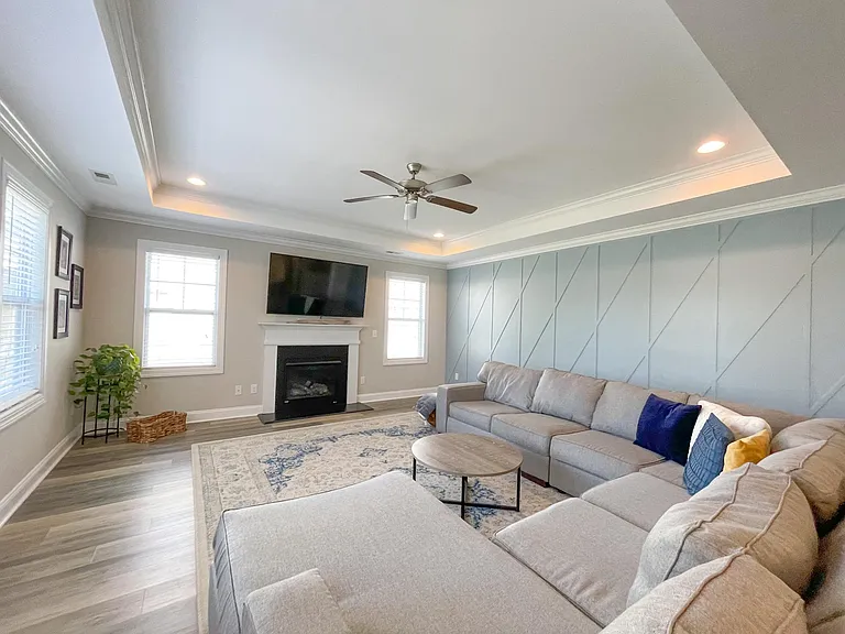 455 Aurora Pl — Photo 9