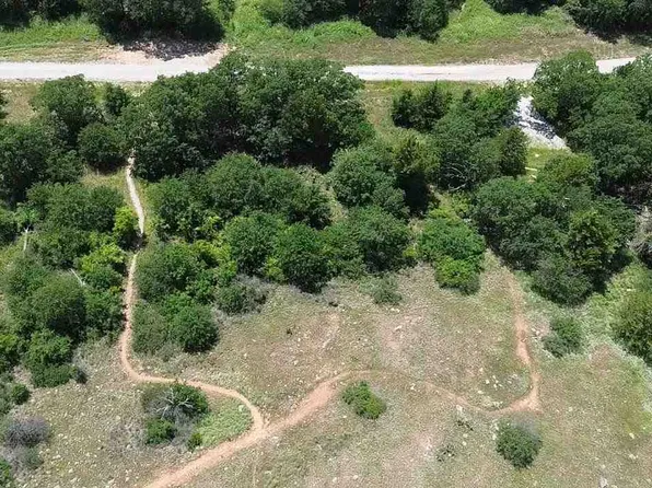 121 Merry Circle Dr, Lawton, OK 73507