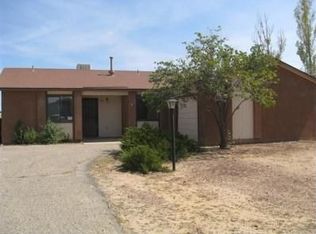 672 Sunflower Dr SW, Rio Rancho, NM 87124