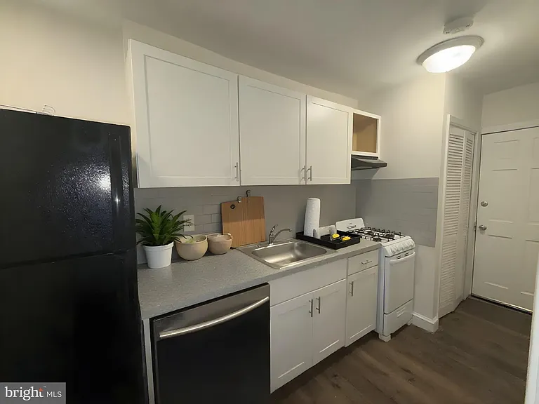 102 O St SW #1 — Photo 5