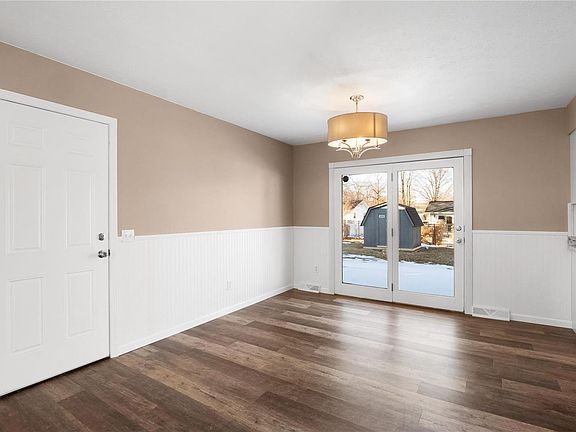 5th image of 821 Vassar Dr