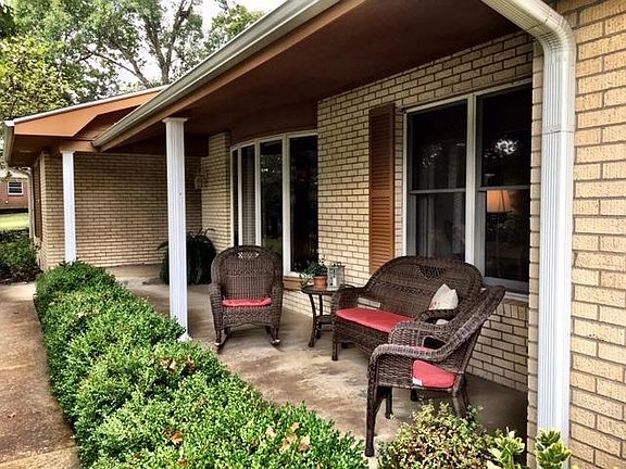 2nd image of 113 Oak Hills Dr