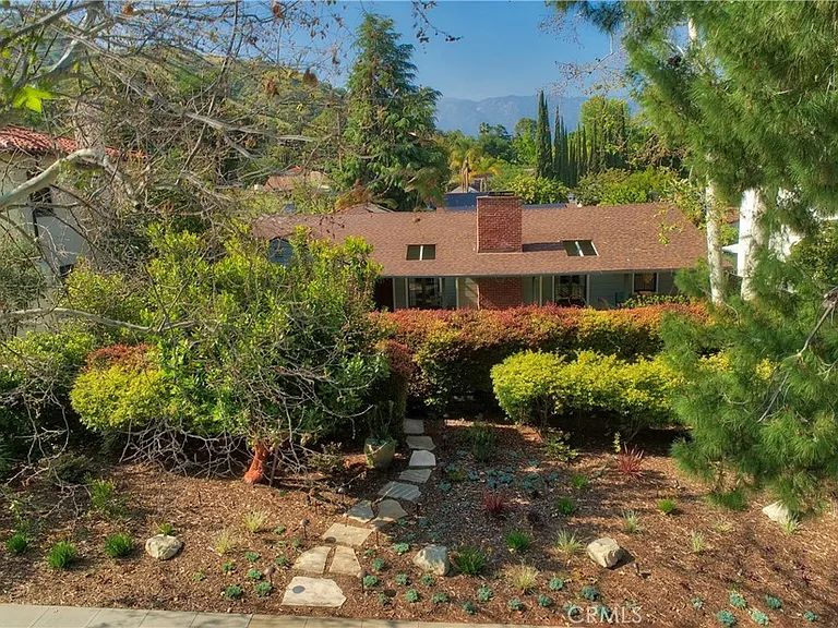 1525 Opechee Way — Photo 38