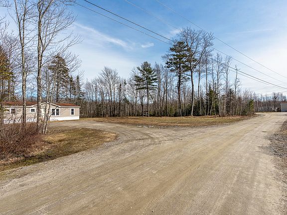 3rd image of 32 Boggs Farm Lane