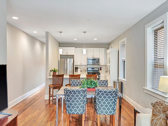 3rd image of 918 Talmage Ave #918