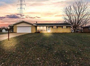 25725 Lily Creek Dr, Elkhart, IN 46514