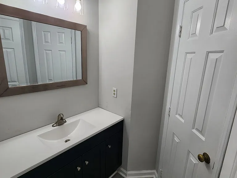 5712 Finsbury Ct — Photo 9
