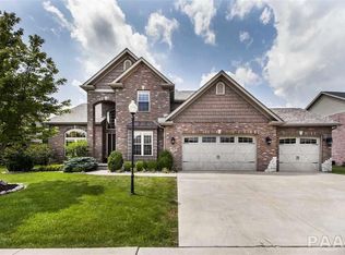 6809 N Greenwich Pl, Peoria, IL 61615