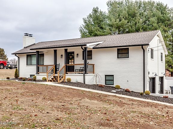 2nd image of 2516 Lesa Ln