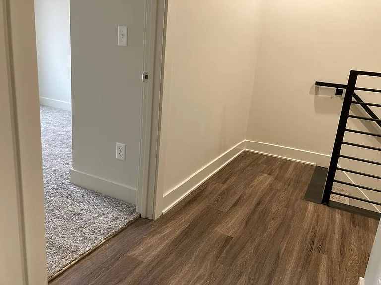 312 Lincoln St — Photo 43