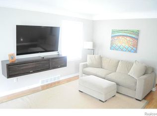 711 Princeton Rd, Berkley, MI 48072