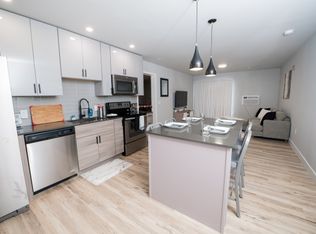 309 E White St #204, Champaign, IL 61820