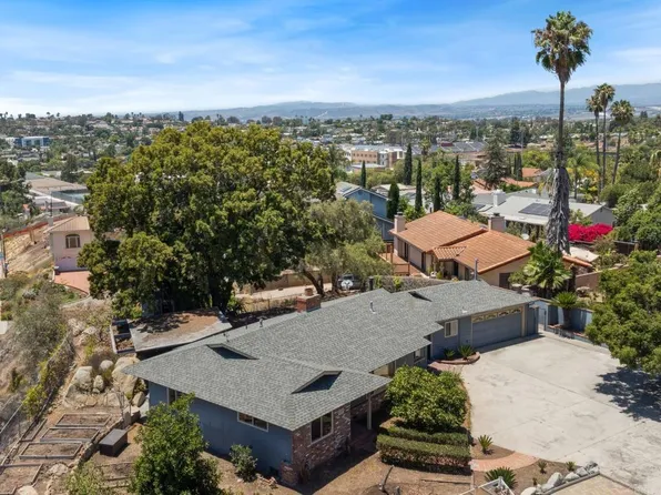 673 Monterey Ln, Vista, CA 92084