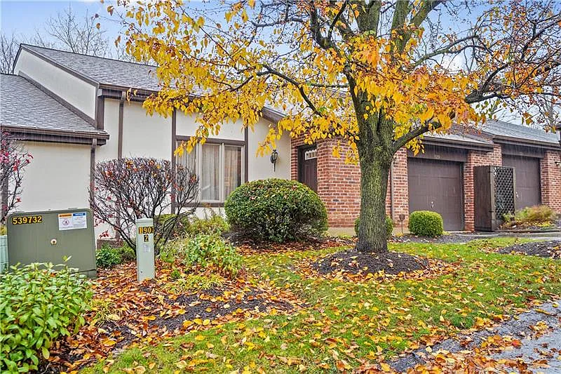129 Queens Way photo 1