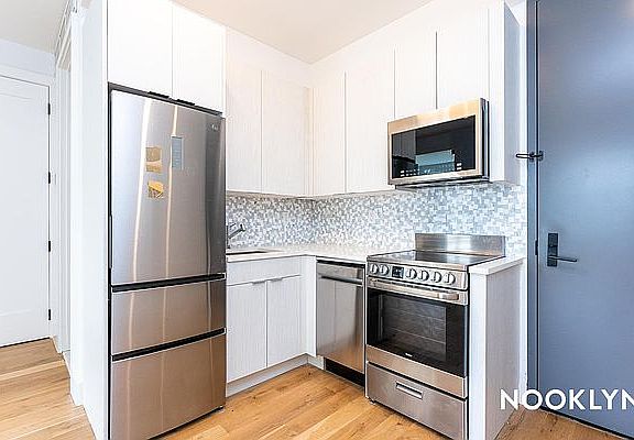 3rd image of 849 Dekalb Ave #3F