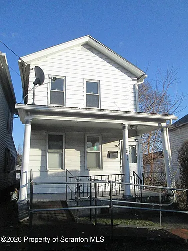 811 Cedar Ave Photo 1