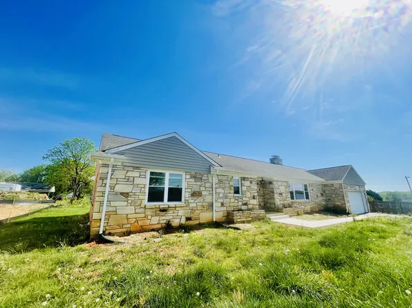63 Shelor Dr, Lynchburg, VA 24502