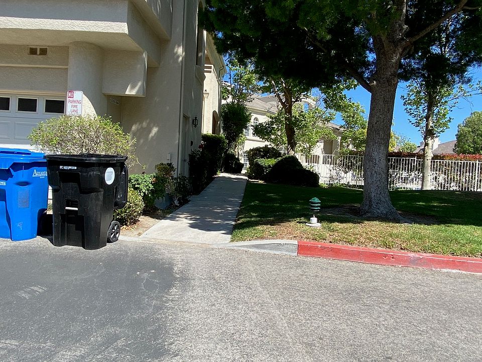 Entry walkway to the unit.