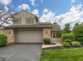 584 Farmhouse Ln, Hummelstown, PA 17036