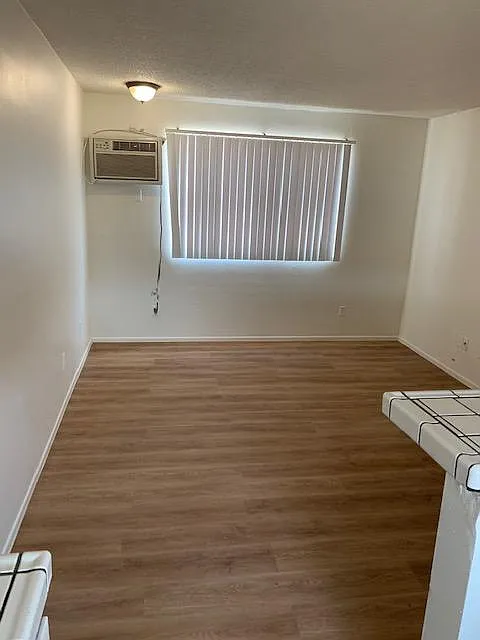 Studio, 350 sqft, $1,400 — Photo 4