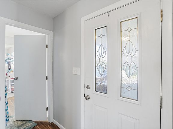 5th image of 4400 Knollcroft Rd