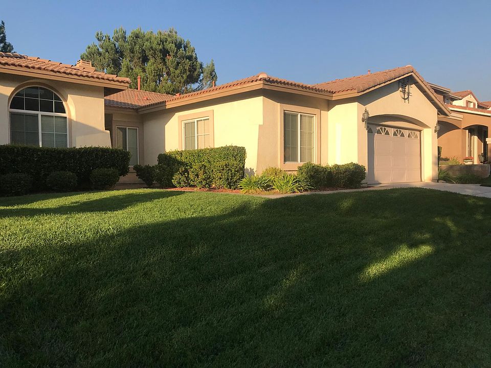 1st image of 33892 Pinehurst Dr