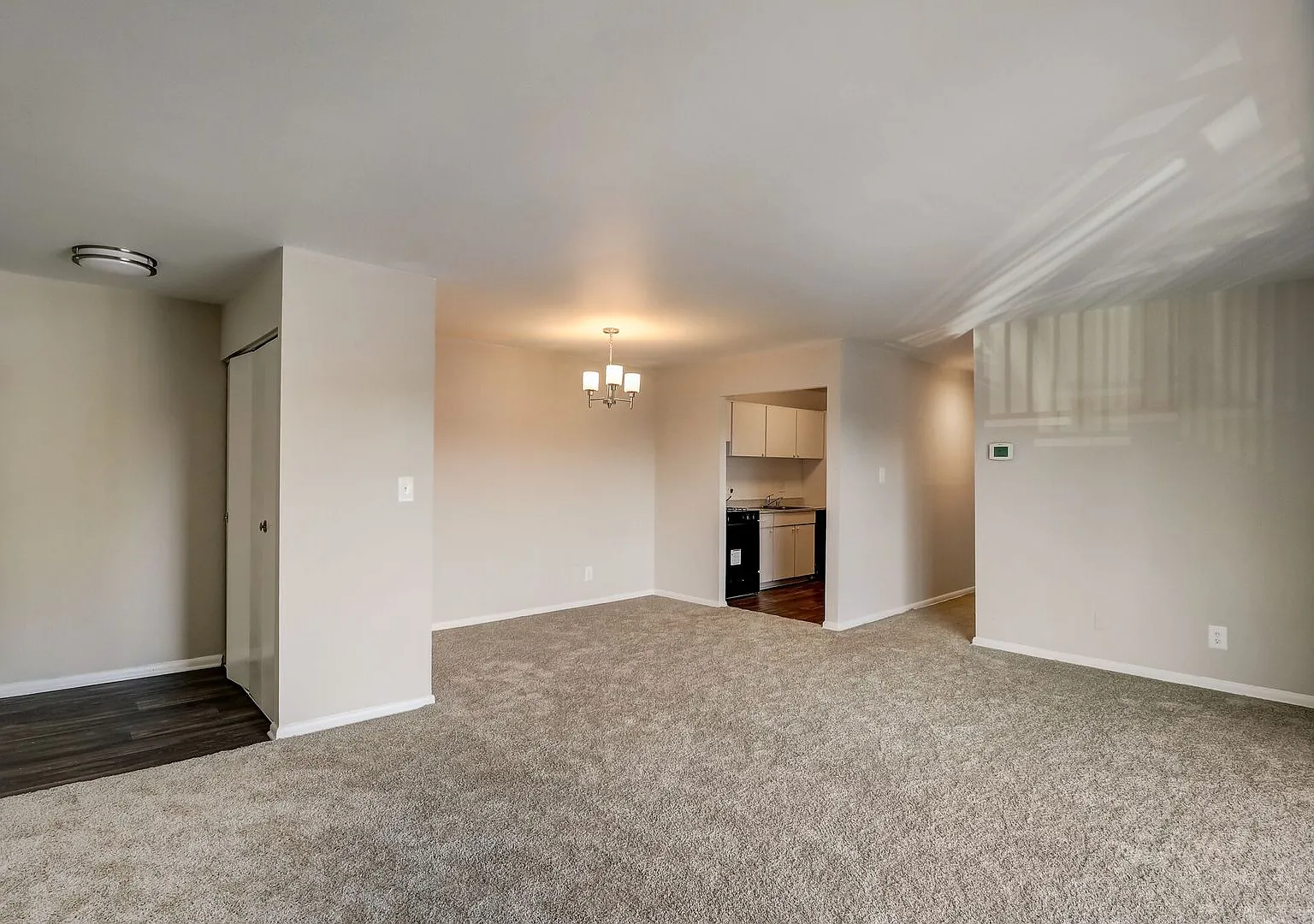 Hillsdale Manor Apartments — Photo 2