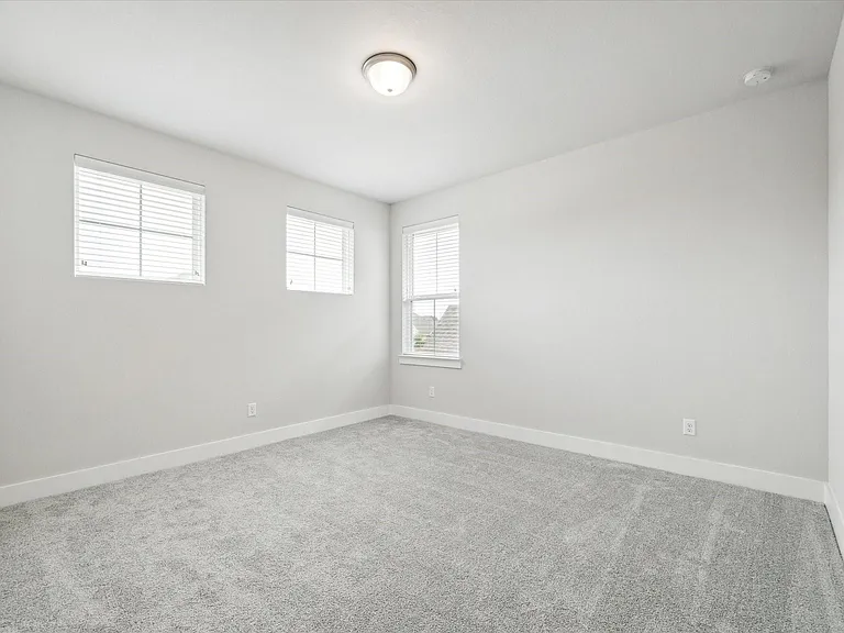 2418 Russet Forest Dr — Photo 28