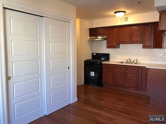 5th image of 6036 Fillmore Pl APT 2