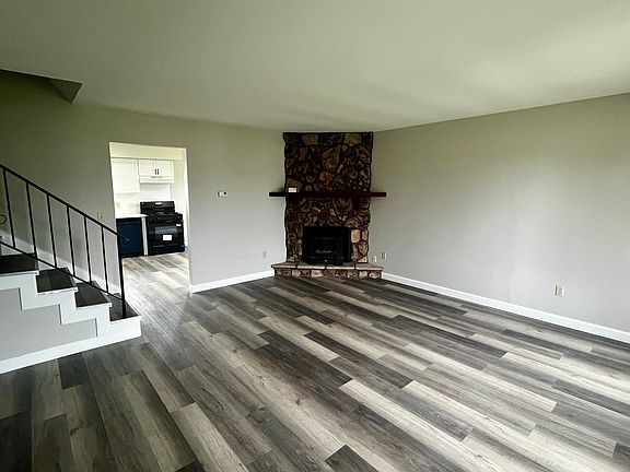 2nd image of 9642 Johnson St #9642