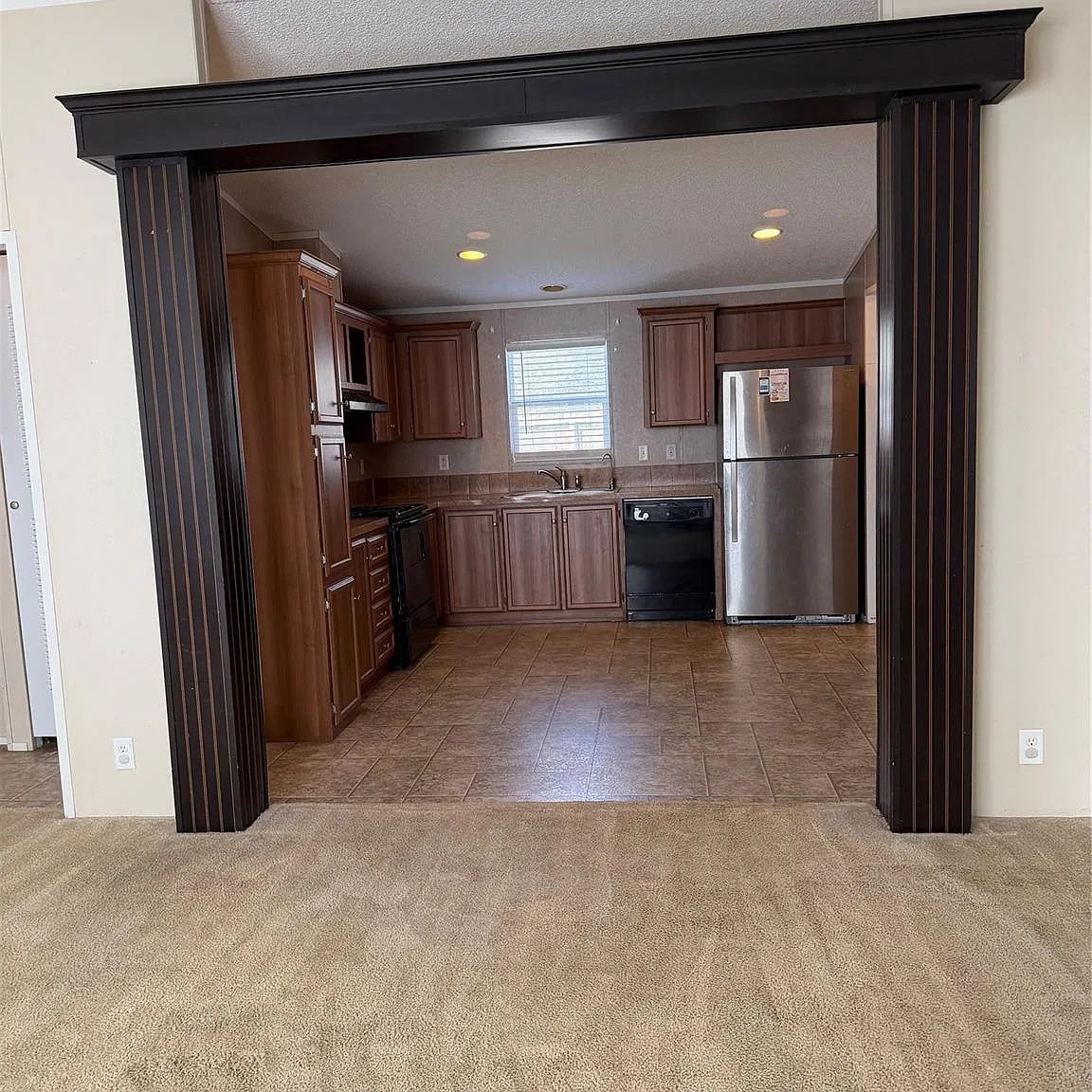 2 bed, 2.0 bath, $1,400 — Photo 2
