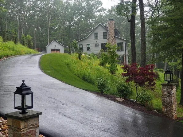 113 Shepherds Trl, Hot Springs, VA 24445