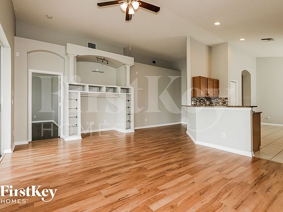 5th image of 9409 Laurel Ledge Dr