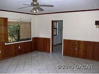 4th image of 915 NE 12th Ave