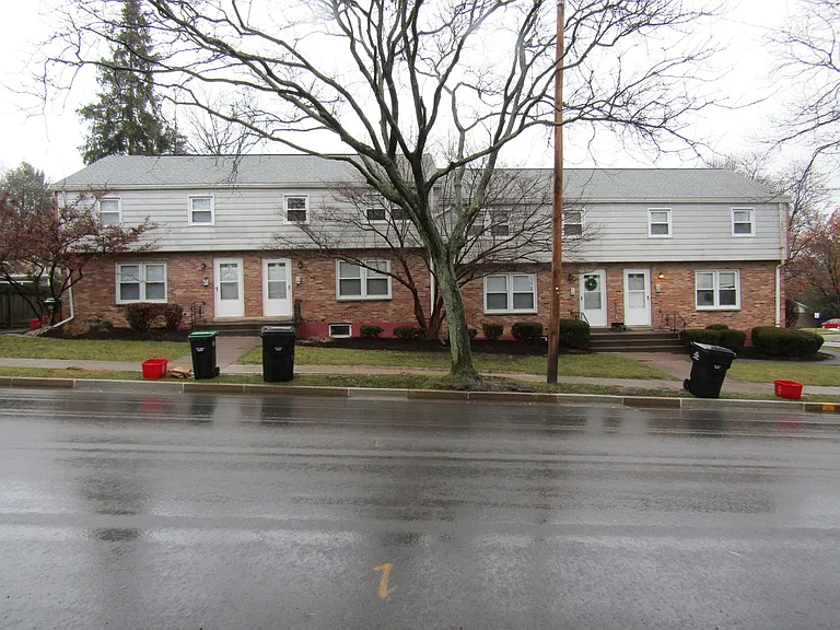Townhomes at Pugh & Waring — Photo 19