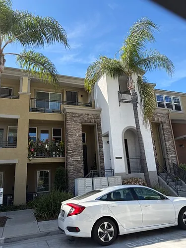 5084 Plaza Promenade Photo 1