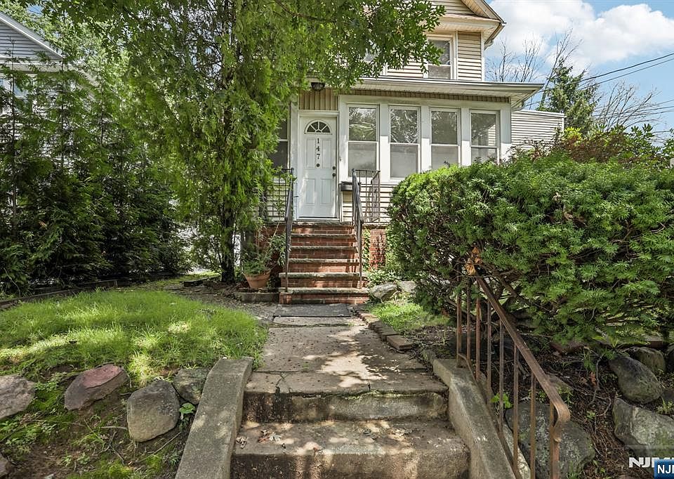 1st image of 147 Phelps Ave