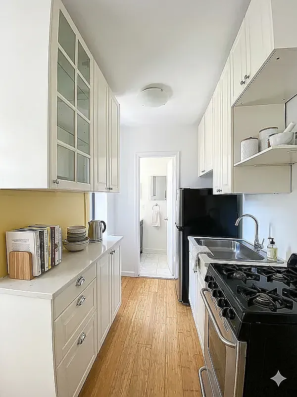 354 East 78th Street — Photo 2