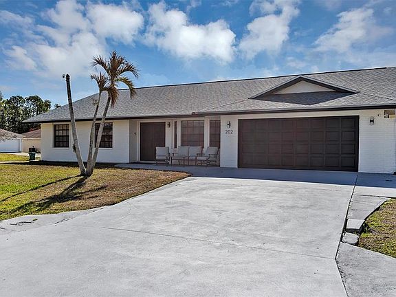 3rd image of 202 SW HOLDEN TERRACE