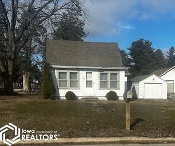 636 1st St NE, Britt, IA, 50423