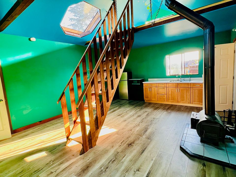 2nd image of 170 Avenue Portola
