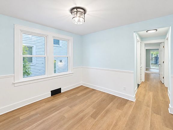 5th image of 361 Saint Lawrence Ave #2