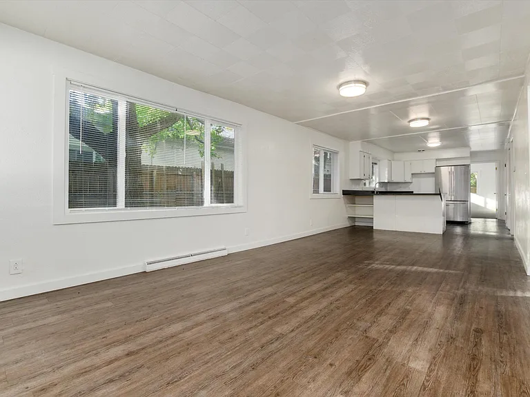 1323 Balsam Ave #1 — Photo 2